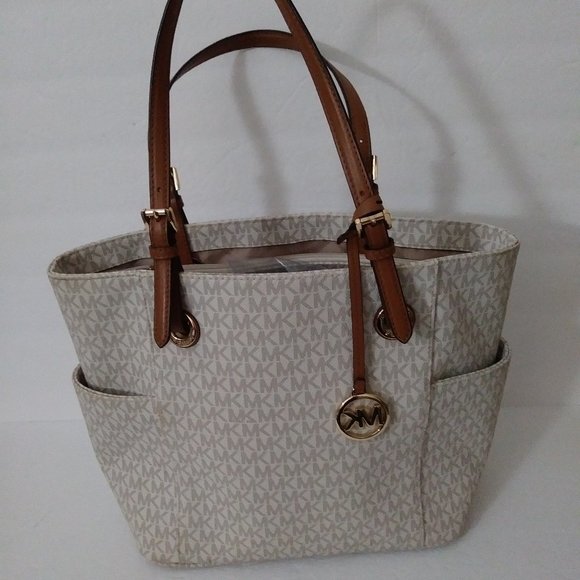 Michael Kors East-West Monogram Zip Vanilla Tote Bag - Picture 1 of 14